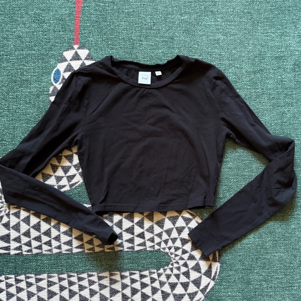 TNA Aritzia cropped fitted long sleeve